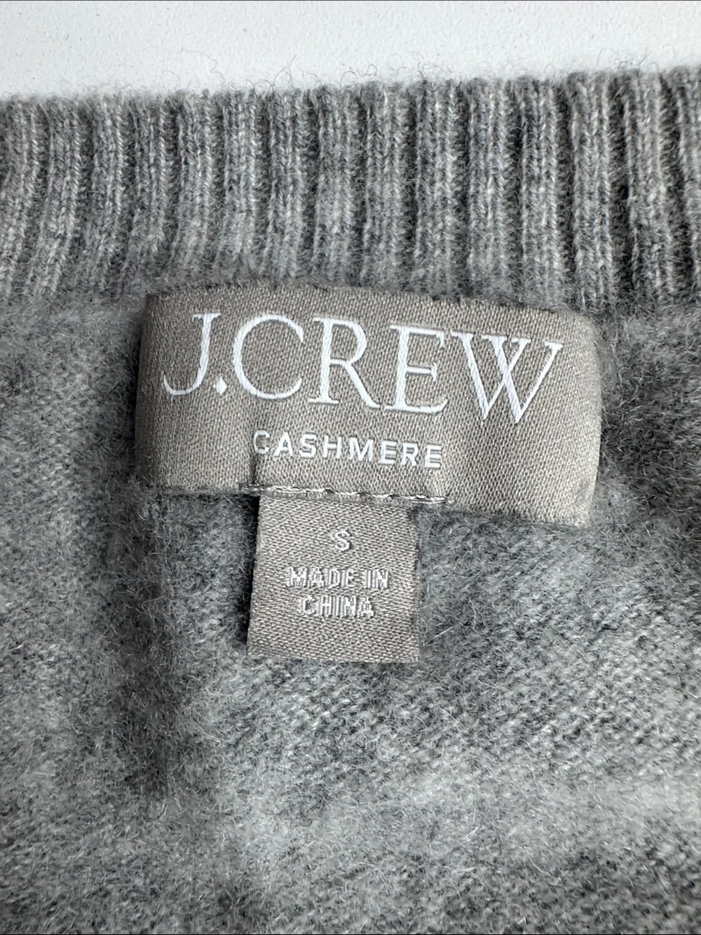 J.Crew 100% Cashmere V-Neck Sweater – Heather Gray – Women’s XS